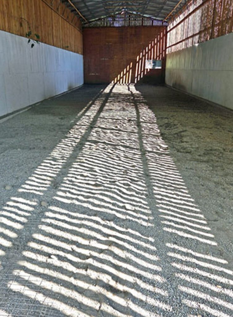 gravel-spread-barn gravel pumping spread barn floor
