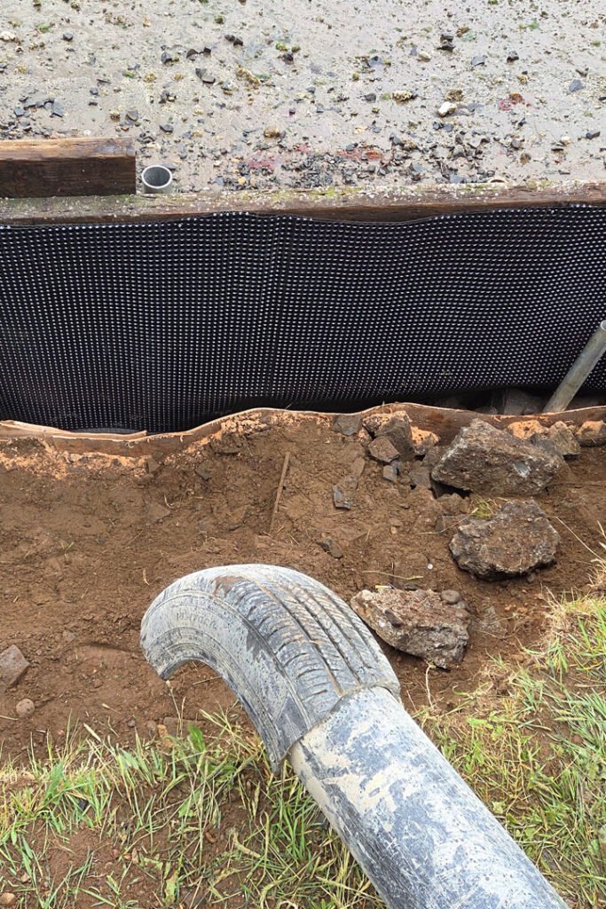 gravel-pumping-landscape-wall-vertical gravel pumping landscaping